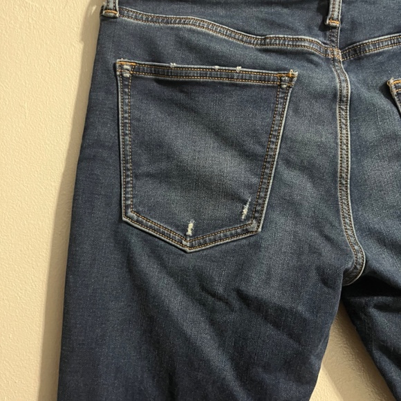 Old Navy 31x30 Slim Built-InTough Jeans - Picture 7 of 11